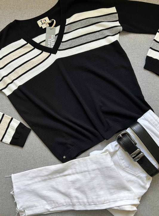 Broken Stripe Vee - Black