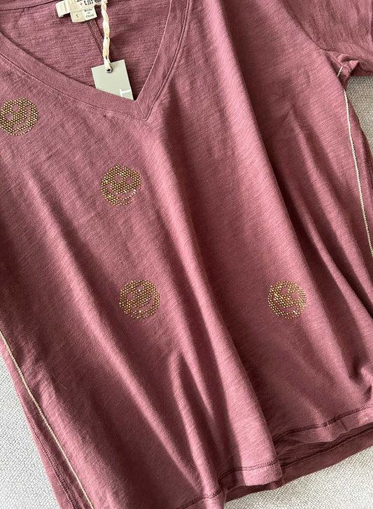 Graphic Rebel Vee - Maroon Smiles Crystal